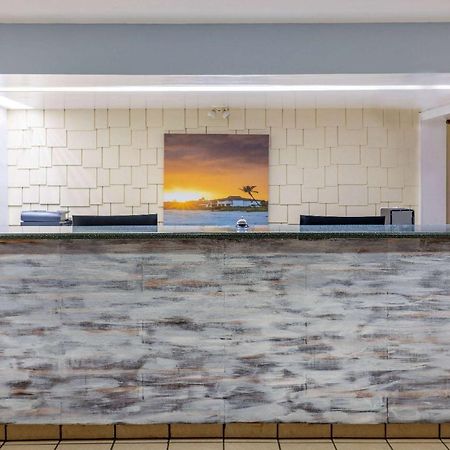 Hotel Carolina A Days Inn By Wyndham Хилтън Хед Айлънд Екстериор снимка