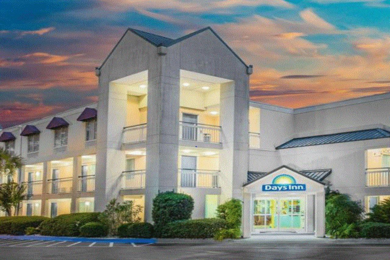 Hotel Carolina A Days Inn By Wyndham Хилтън Хед Айлънд Екстериор снимка
