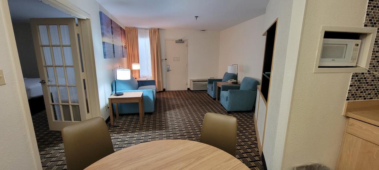 Hotel Carolina A Days Inn By Wyndham Хилтън Хед Айлънд Екстериор снимка