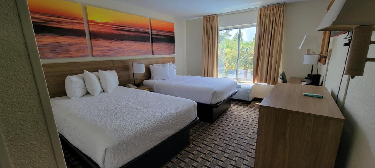 Hotel Carolina A Days Inn By Wyndham Хилтън Хед Айлънд Екстериор снимка