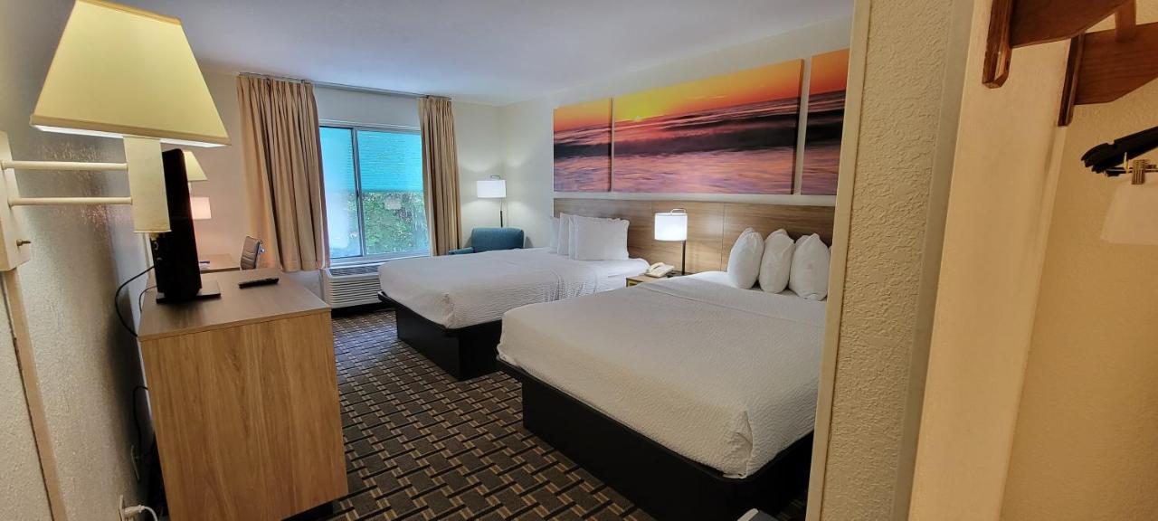 Hotel Carolina A Days Inn By Wyndham Хилтън Хед Айлънд Екстериор снимка