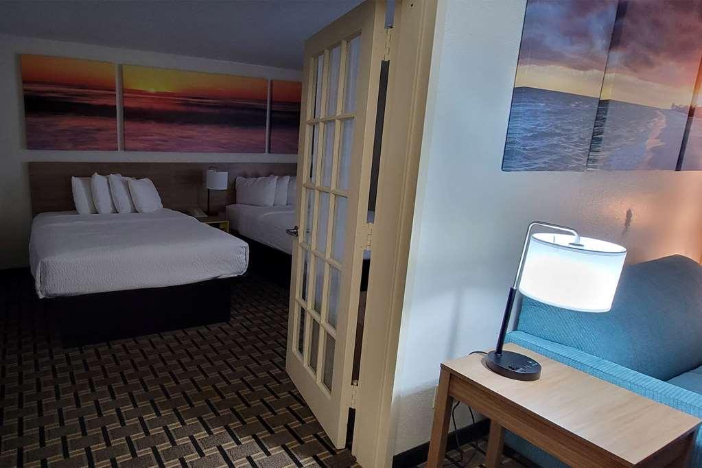 Hotel Carolina A Days Inn By Wyndham Хилтън Хед Айлънд Стая снимка