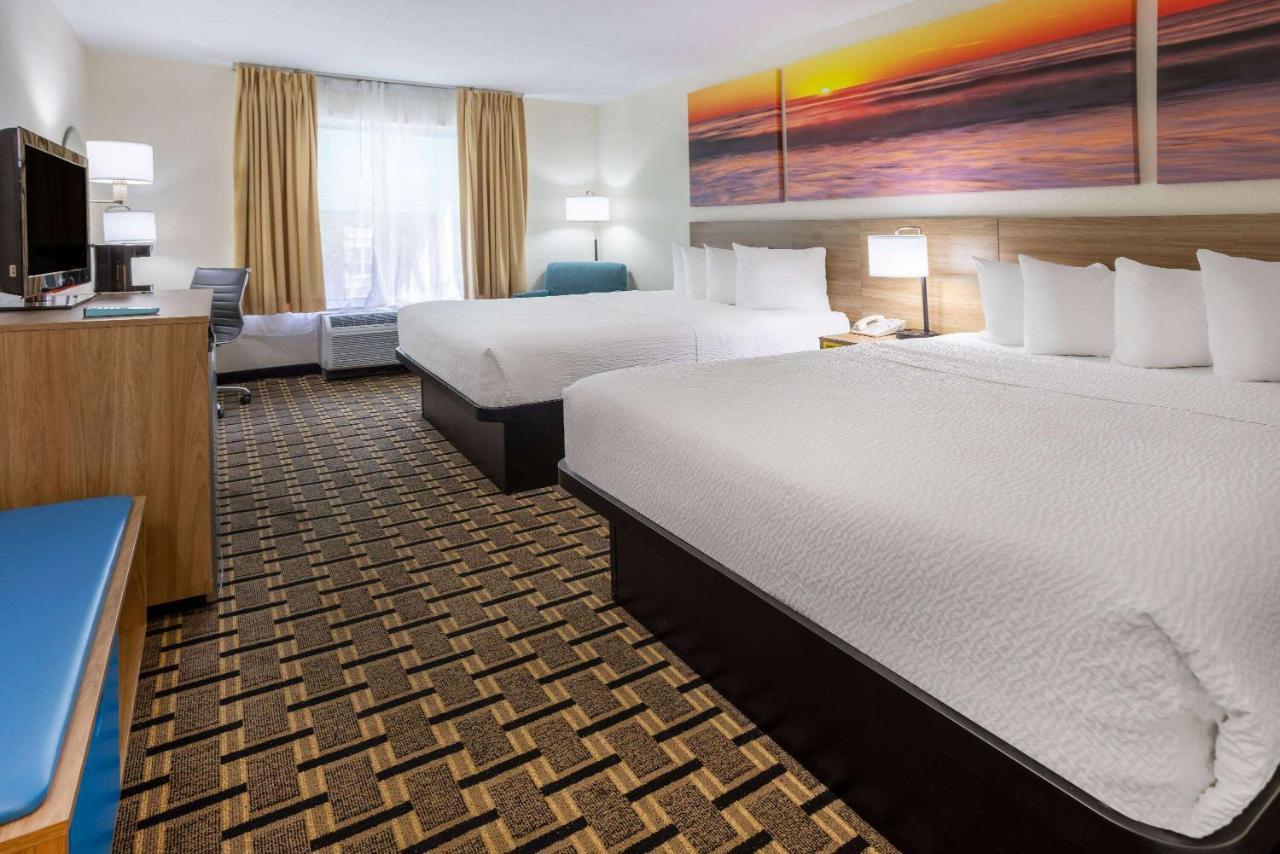 Hotel Carolina A Days Inn By Wyndham Хилтън Хед Айлънд Екстериор снимка